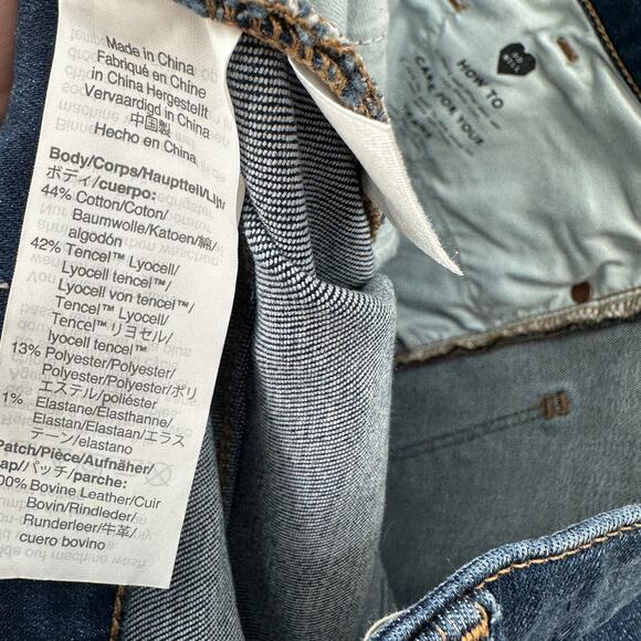 MADEWELL Curvy High-Rise Skinny Jeans in Danny Wash: TENCEL™ Denim // 27 - Picture 12 of 13